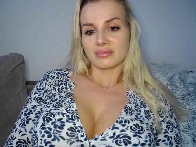 CorneliaSweet webcam