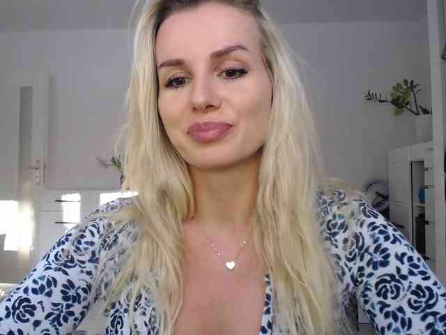 CorneliaSweet webcam