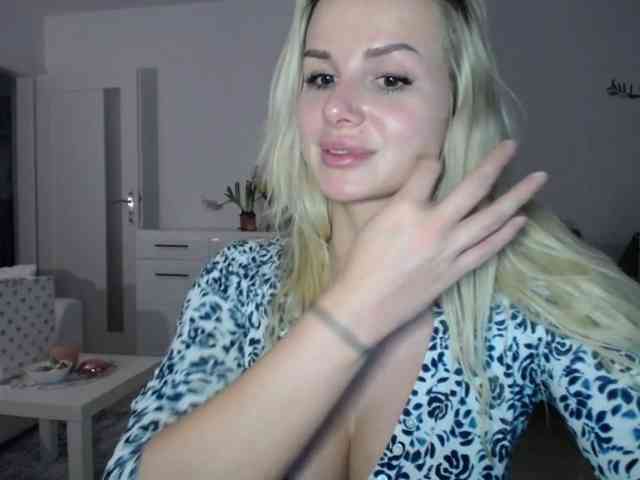 CorneliaSweet webcam