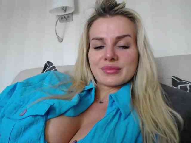 CorneliaSweet webcam