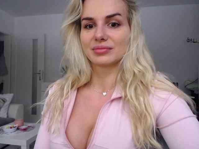 CorneliaSweet webcam