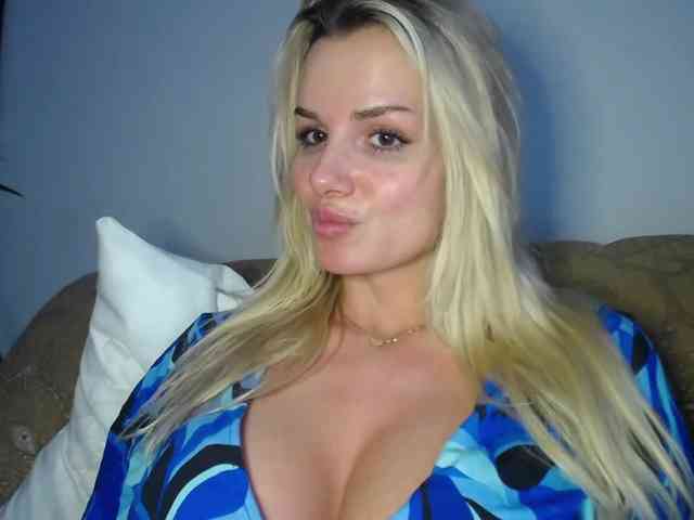 CorneliaSweet webcam