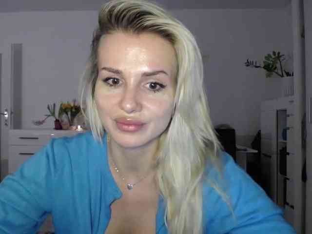 CorneliaSweet webcam