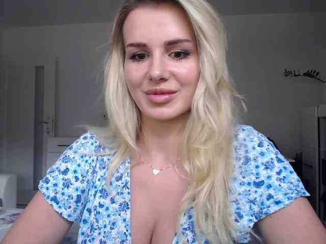 CorneliaSweet webcam