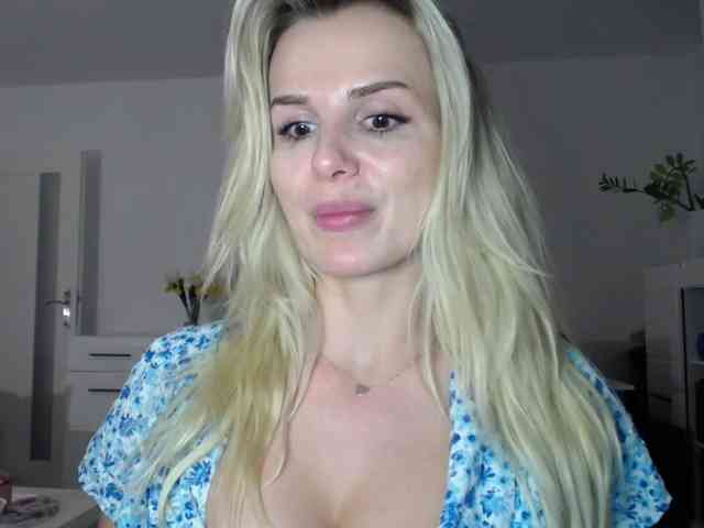 CorneliaSweet webcam