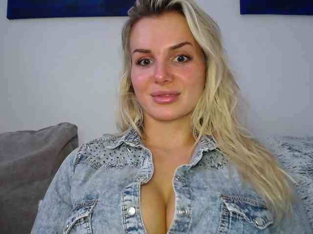 CorneliaSweet webcam