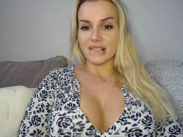 CorneliaSweet webcam