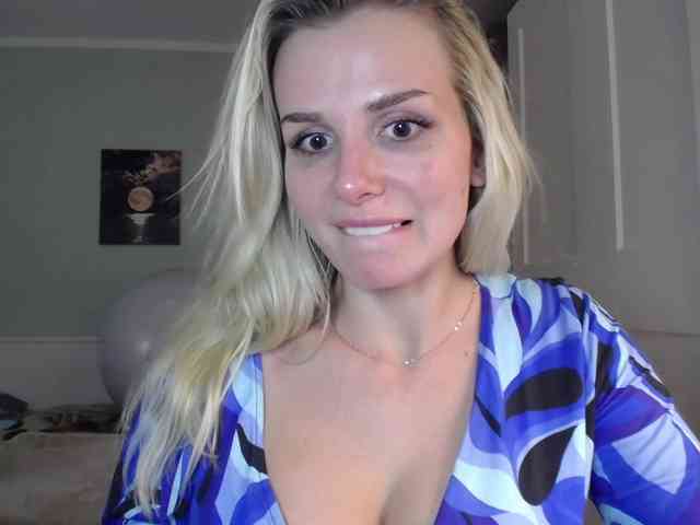 CorneliaSweet webcam