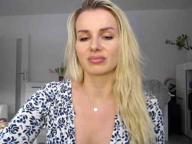 CorneliaSweet webcam