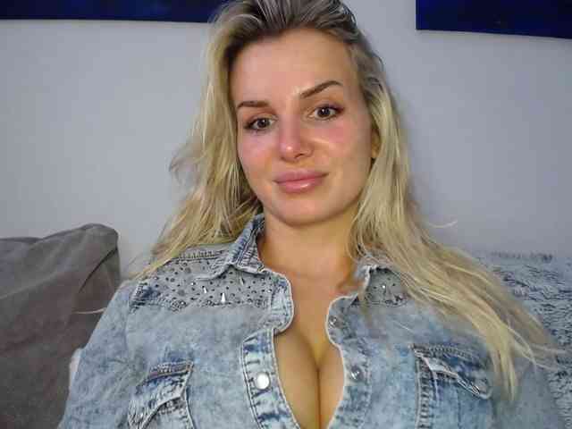 CorneliaSweet webcam