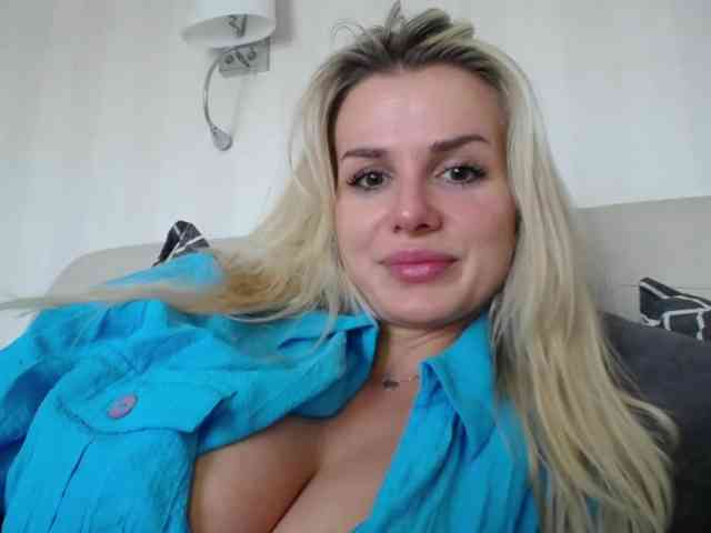 CorneliaSweet webcam