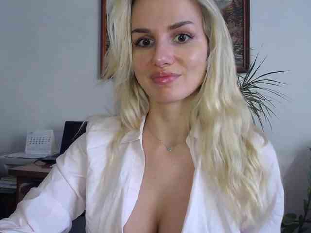 CorneliaSweet webcam