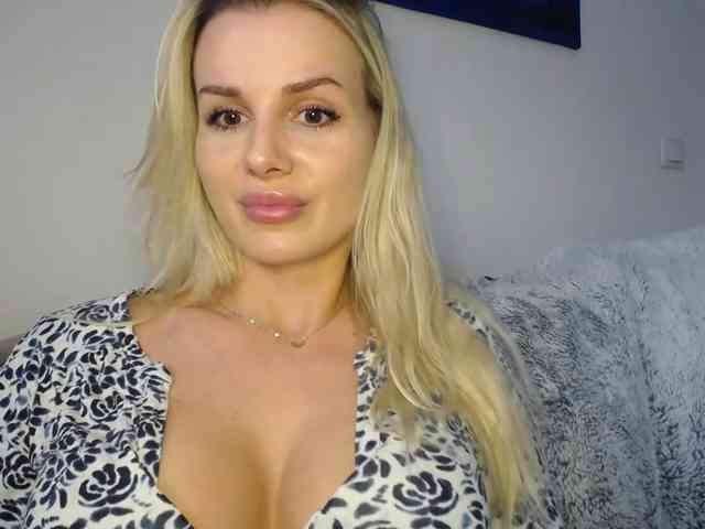 CorneliaSweet webcam