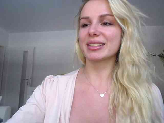 CorneliaSweet webcam