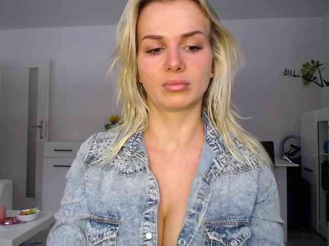 CorneliaSweet webcam