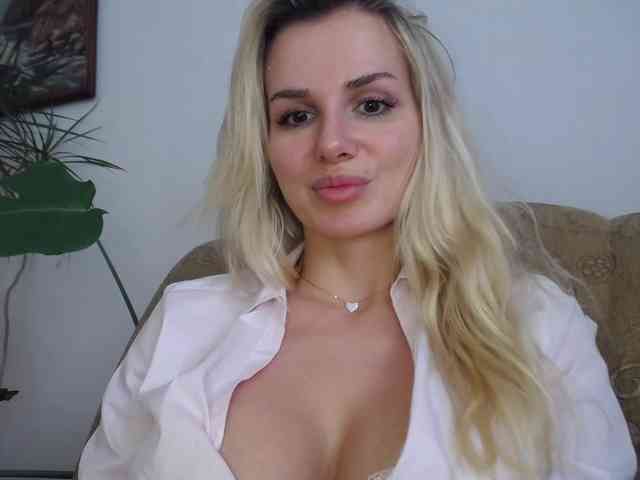 CorneliaSweet webcam