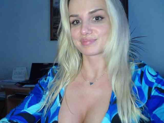 CorneliaSweet webcam