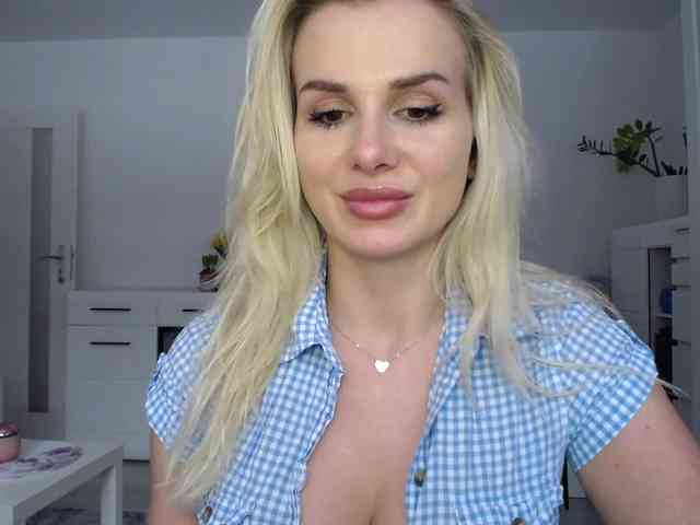 CorneliaSweet webcam