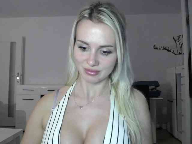 CorneliaSweet webcam