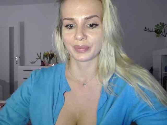 CorneliaSweet webcam