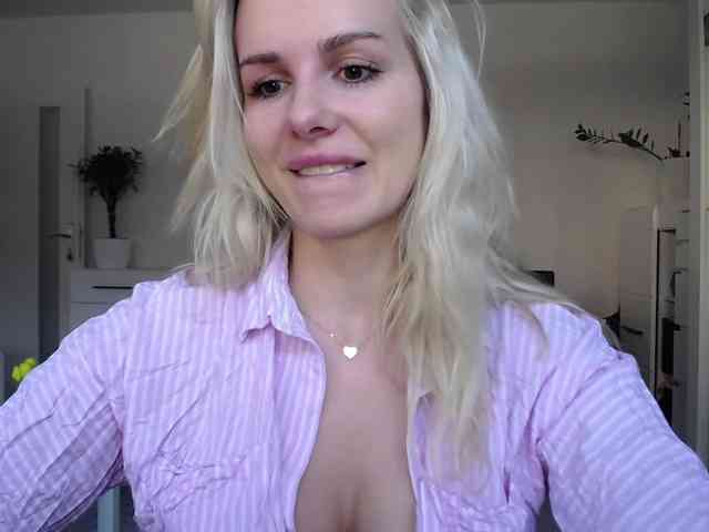 CorneliaSweet webcam