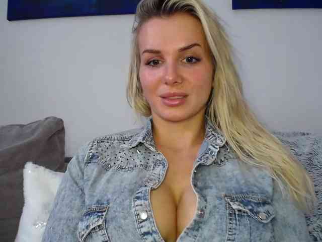 CorneliaSweet webcam