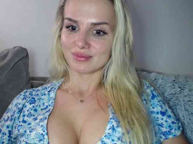 CorneliaSweet webcam