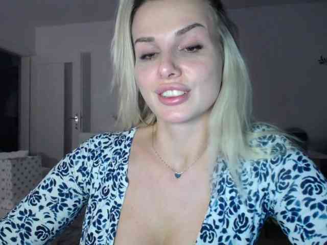 CorneliaSweet webcam