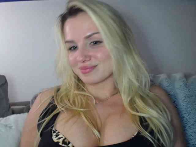 CorneliaSweet webcam