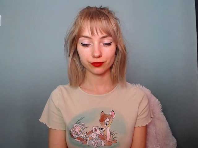 LuciaGlow's BongaCams show and profile