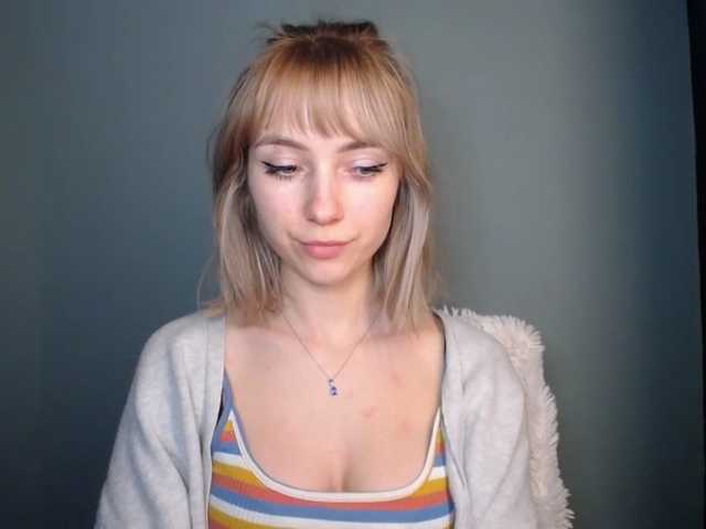 LuciaGlow's BongaCams show and profile