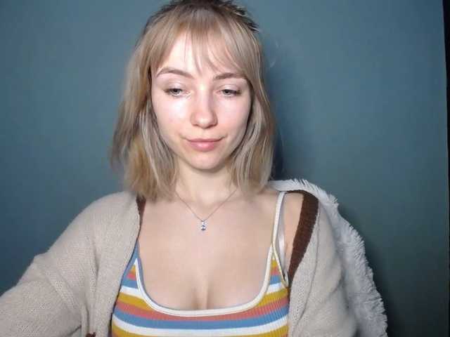 LuciaGlow's BongaCams show and profile