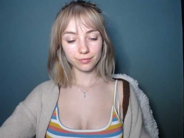 LuciaGlow's BongaCams show and profile