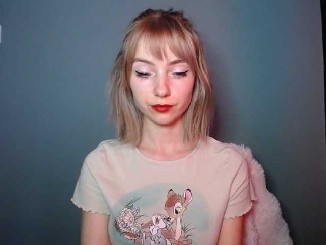 LuciaGlow's BongaCams show and profile