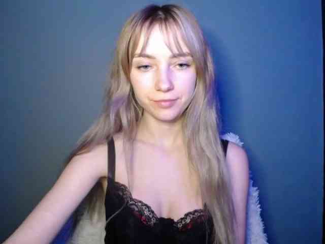 LuciaGlow webcam