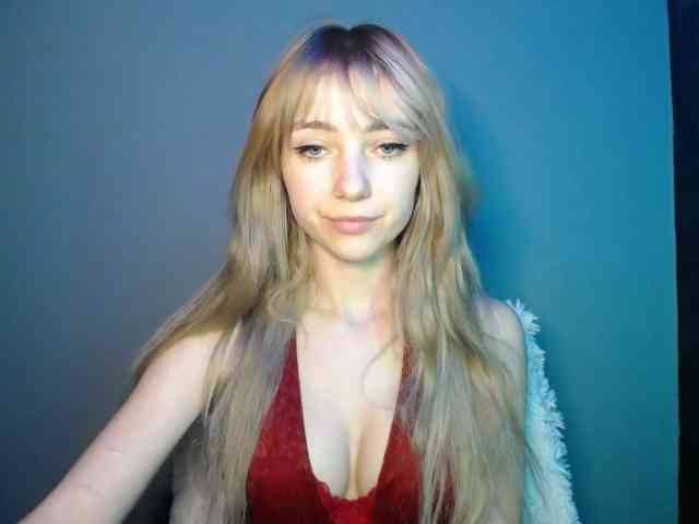 LuciaGlow webcam