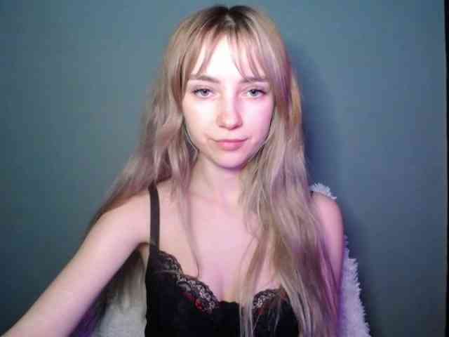 LuciaGlow webcam