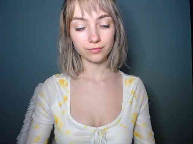 LuciaGlow Live Webcam on BongaCams