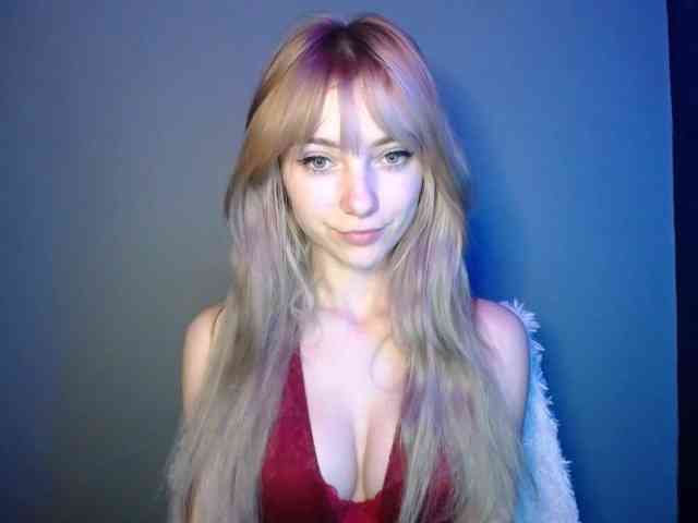 LuciaGlow webcam