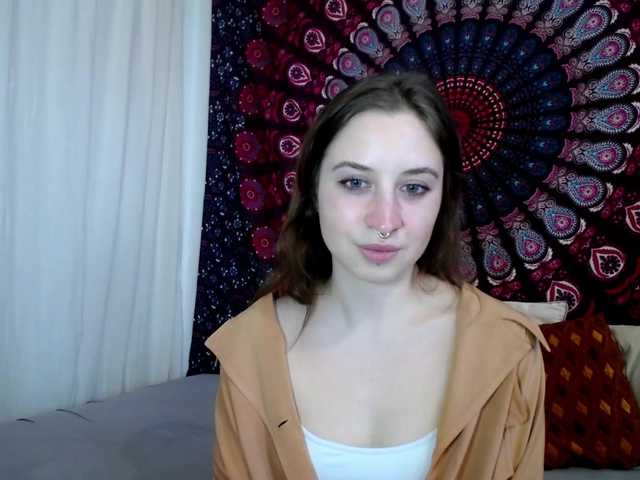 le modèle AdalynFlirt est en webcam porno dans un show sur le site bongacams, il possède les tags suivants: White/Caucasian,Brunette,Trimmed