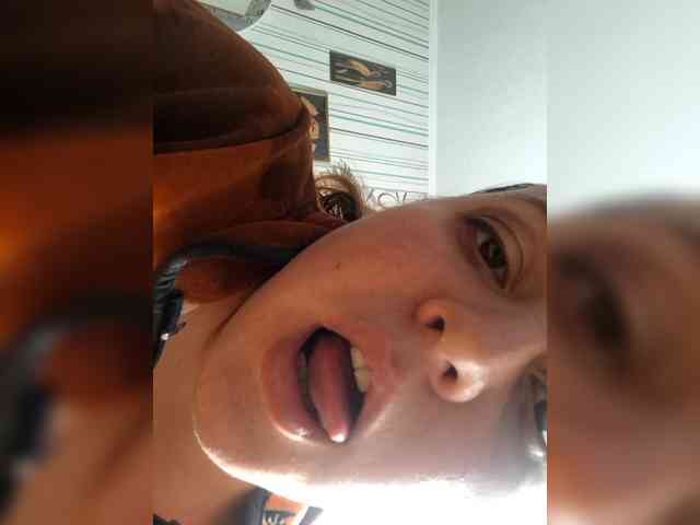 annetshik2013 webcam