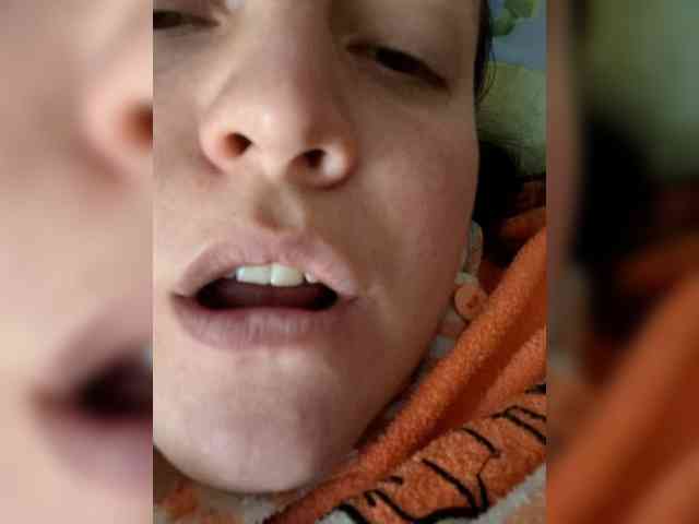 annetshik2013 webcam