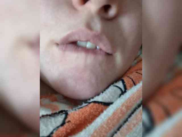 annetshik2013 webcam