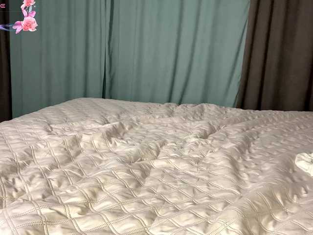 SharmaineRigazio – webcam model profile photo