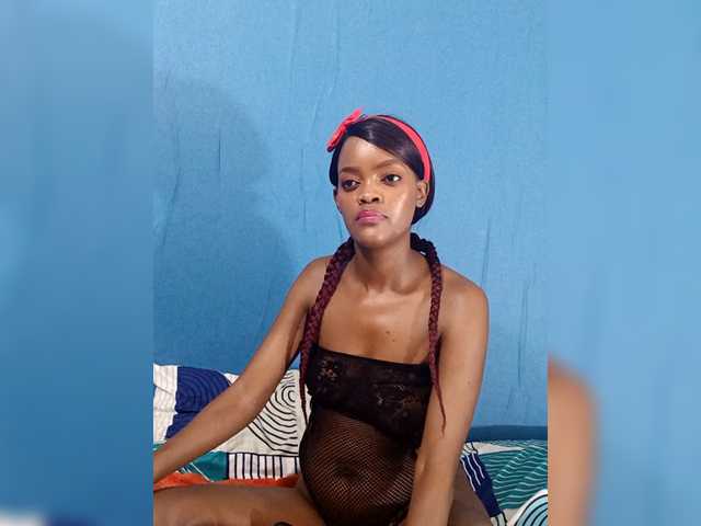 Amanda April (AmandaApril)