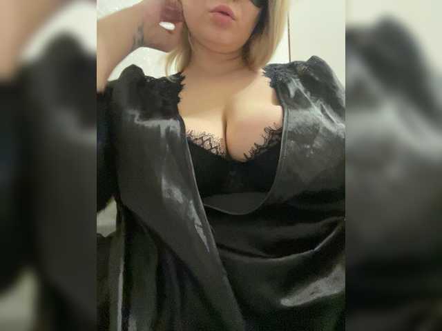 Kristy5 Live Cam on BongaCams