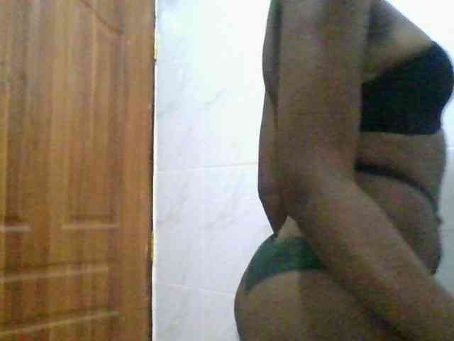 Pretty0ass2020 webcam