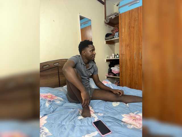 Heartmate's BongaCams show and profile