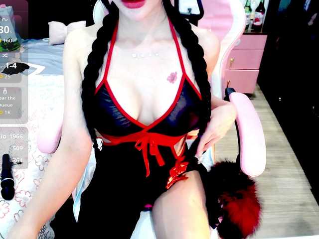 Panvil-mia's BongaCams show and profile