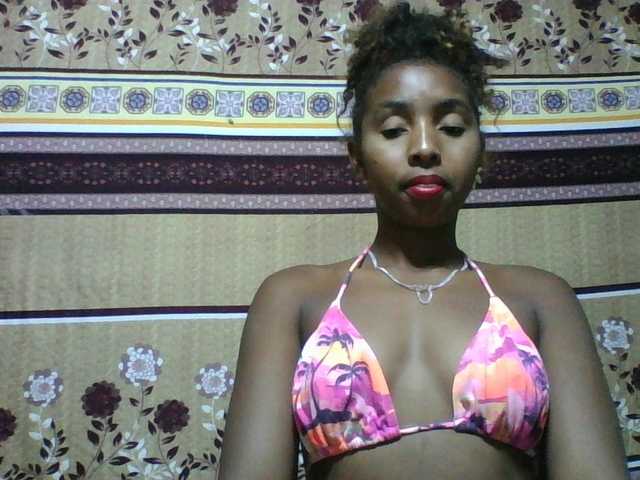 Orzia12 Live Cam on BongaCams